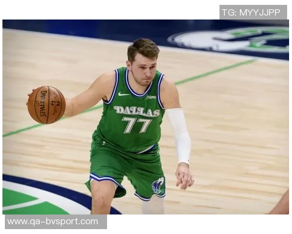 独行侠官宣复古绿色球衣与地板涂装回归引发球迷热议